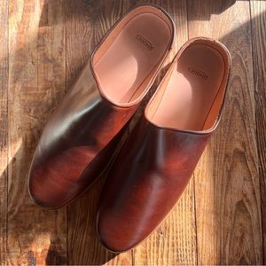 Rhodes leather slippers for men 
Size 45 EU, 12 US